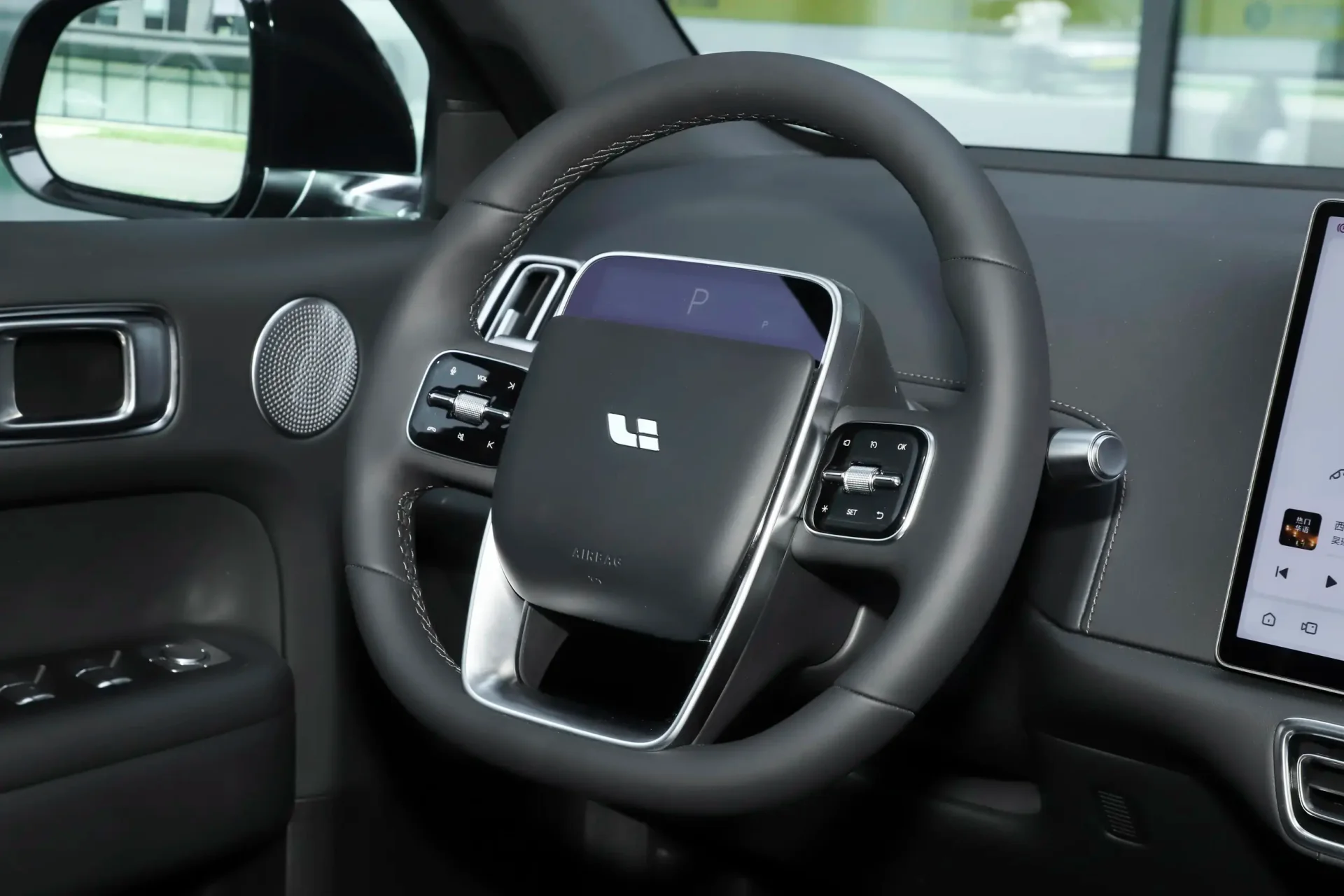 Li Auto L6 interior detail 3