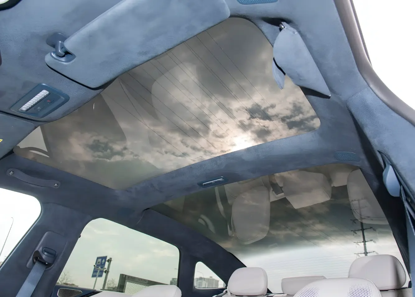 Zeekr 007 interior detail 2